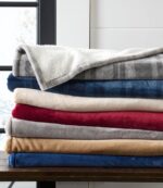 Bedding Mountain Red H8XZ4355 Wicked Plush Sherpa Throw Unisex L.L.Bean - Image 4